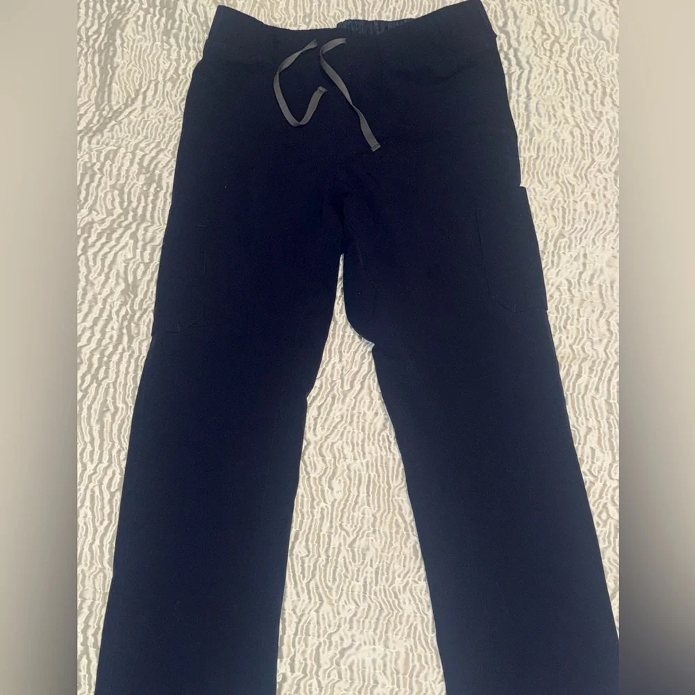 Men’s figs Leon technical cargo pants mens XL color 1280 Navy Blue pristine